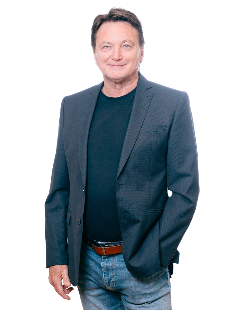 Porträt von Herbert Eggler, dem Gründer und langjährigen Geschäftsführer der Eggler Versicherungsmakler GmbH, der das Unternehmen fast 30 Jahre erfolgreich geleitet hat. Heute ist er als Senior Expert im Unternehmen tätig.